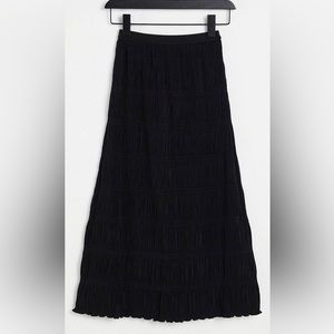 & Other Stories. Black medi skirt. Size EU 40